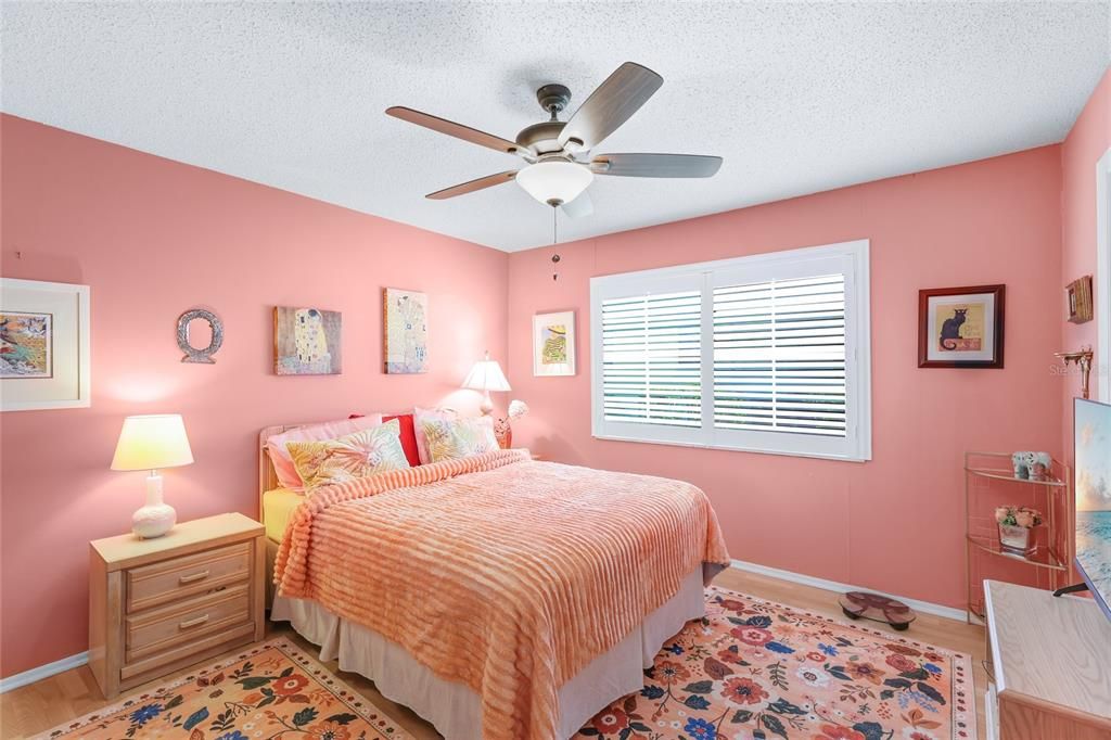 For Sale: $225,000 (2 beds, 2 baths, 1312 Square Feet)