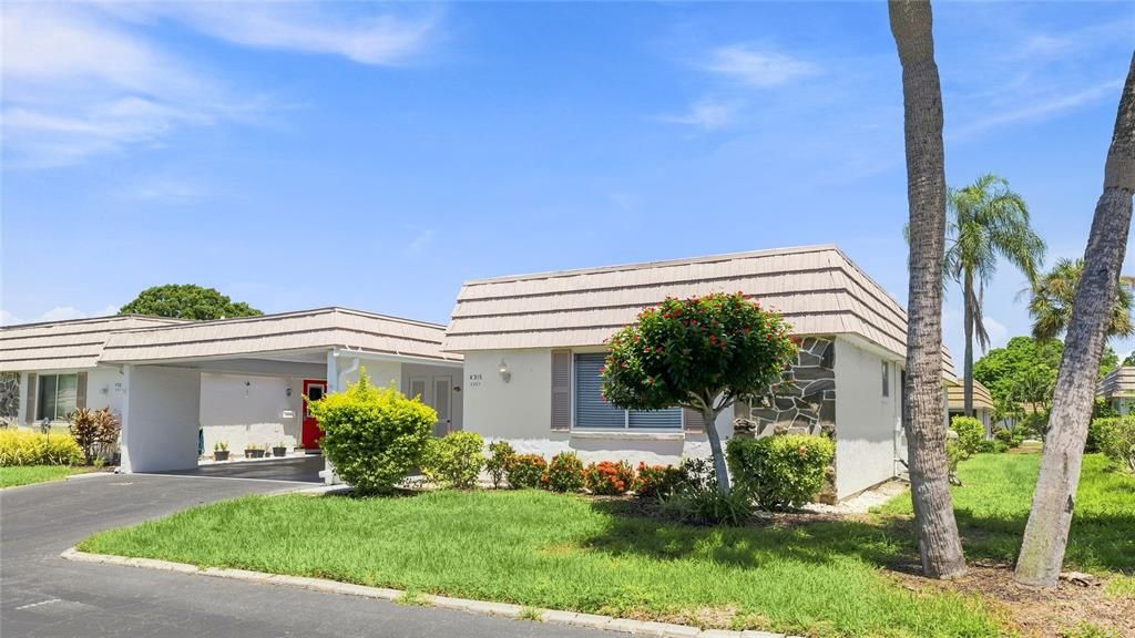 For Sale: $225,000 (2 beds, 2 baths, 1312 Square Feet)