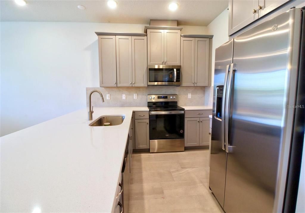 For Rent: $2,700 (3 beds, 2 baths, 1524 Square Feet)