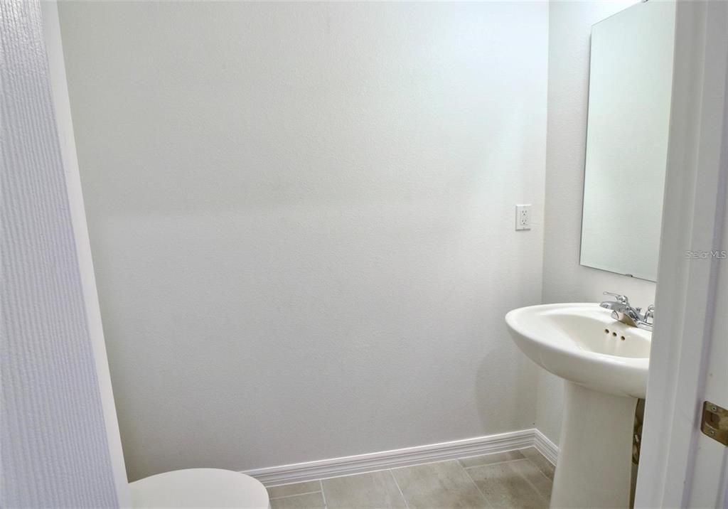 For Rent: $2,700 (3 beds, 2 baths, 1524 Square Feet)
