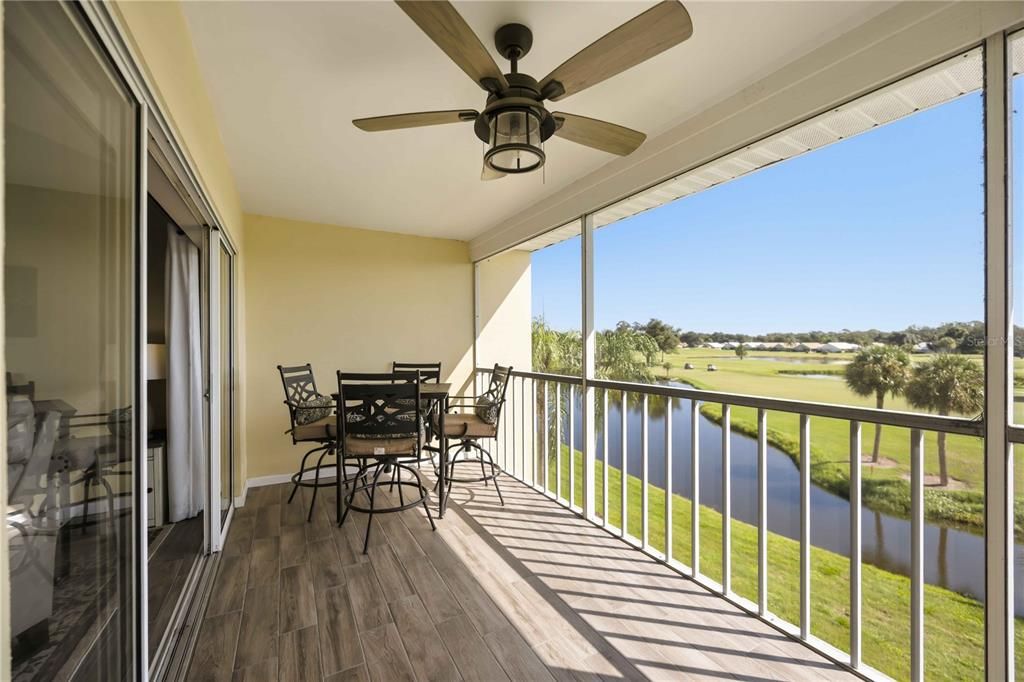 For Sale: $299,000 (2 beds, 2 baths, 948 Square Feet)