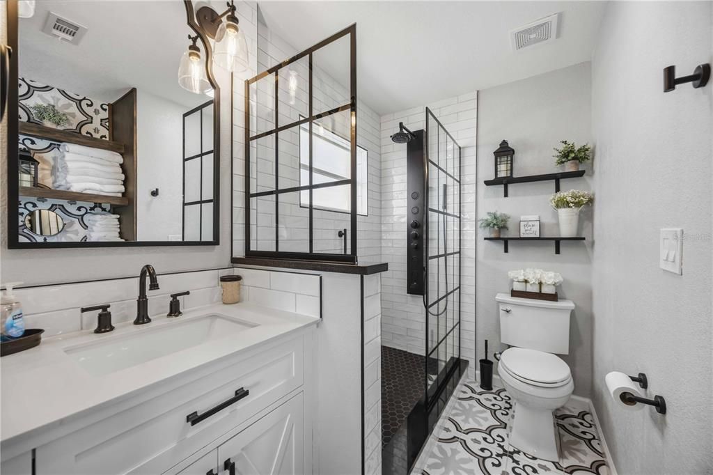 For Sale: $299,000 (2 beds, 2 baths, 948 Square Feet)