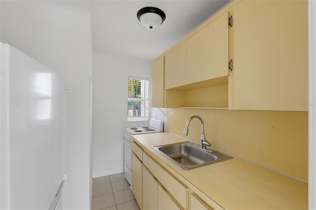 For Rent: $1,350 (0 beds, 1 baths, 478 Square Feet)