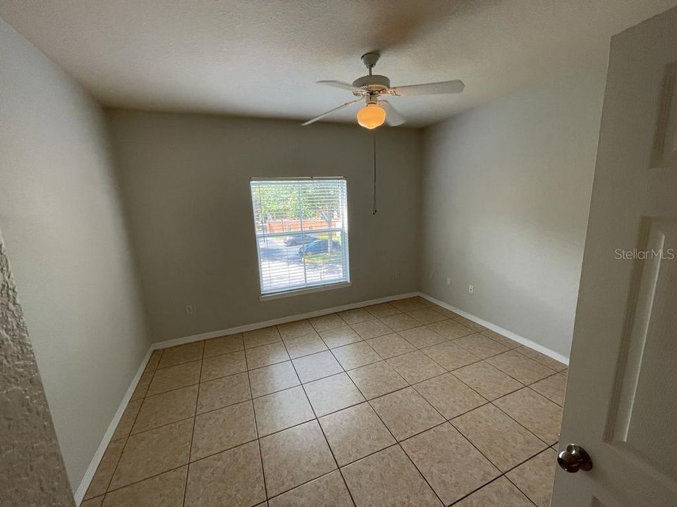 For Rent: $1,350 (1 beds, 1 baths, 713 Square Feet)