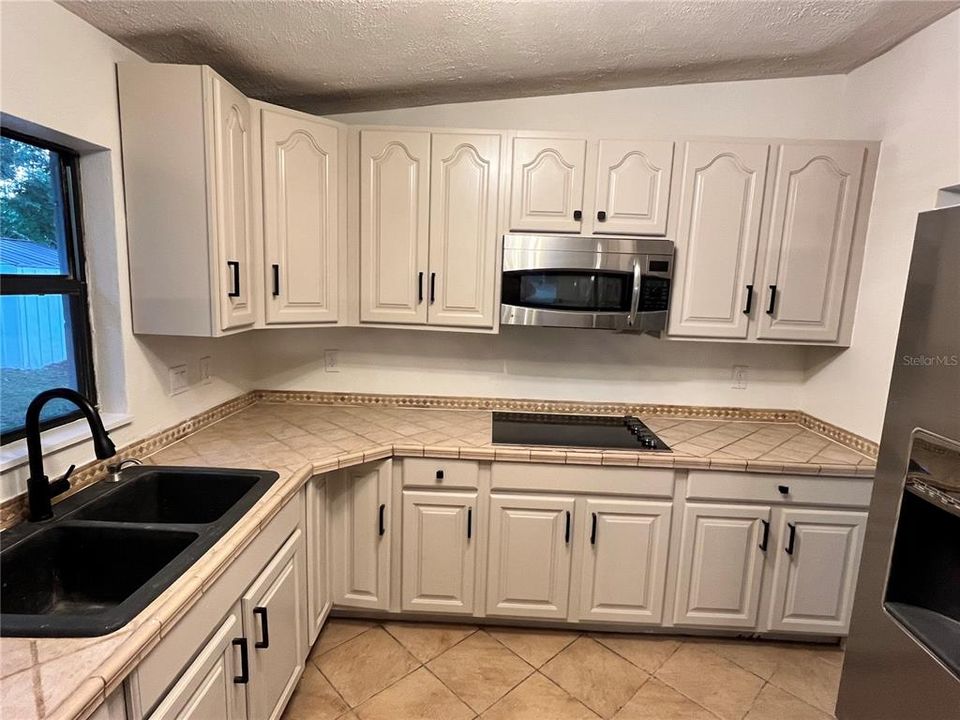 For Sale: $250,000 (3 beds, 1 baths, 960 Square Feet)