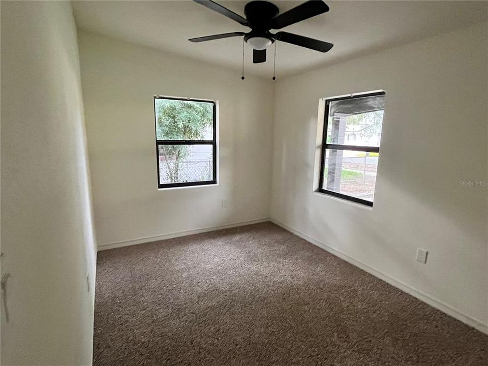 For Sale: $250,000 (3 beds, 1 baths, 960 Square Feet)