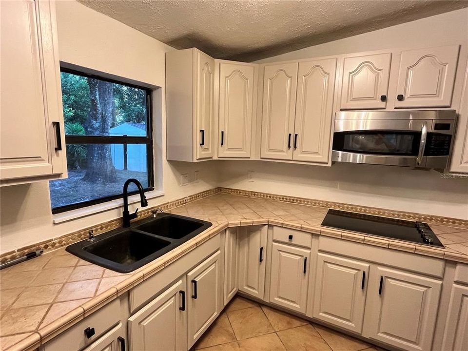 For Sale: $250,000 (3 beds, 1 baths, 960 Square Feet)