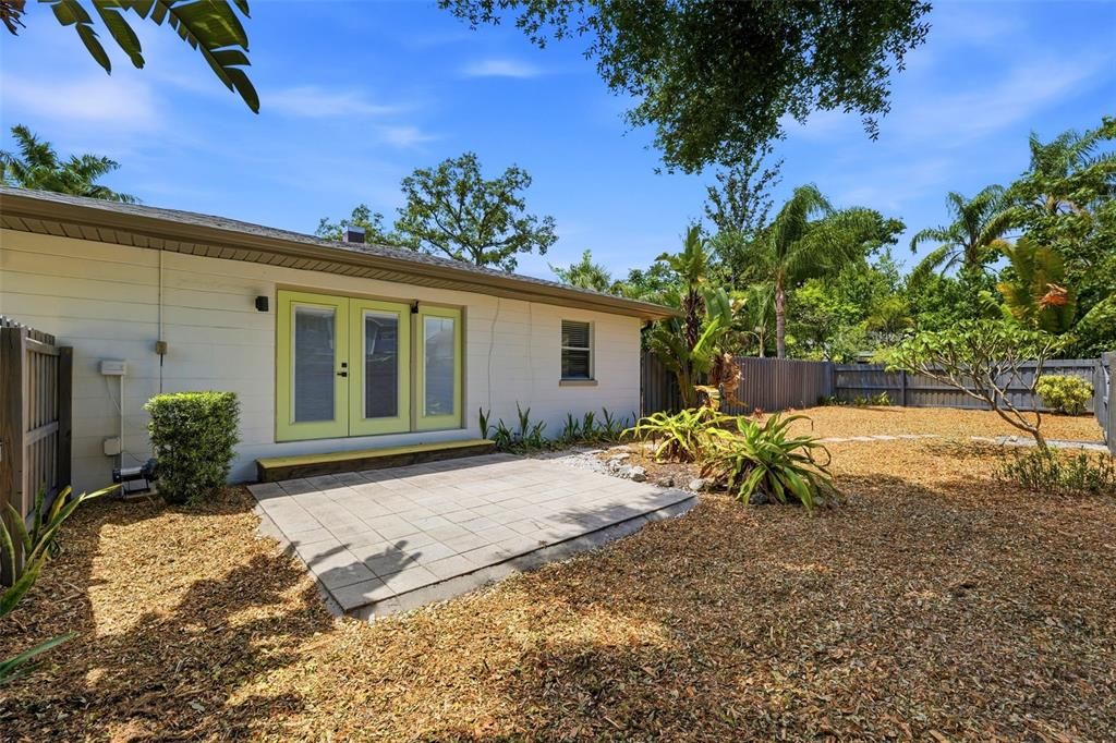 For Rent: $2,995 (2 beds, 1 baths, 1154 Square Feet)