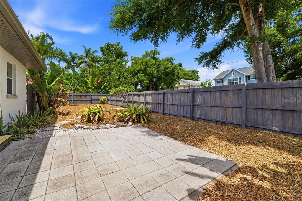For Rent: $2,995 (2 beds, 1 baths, 1154 Square Feet)
