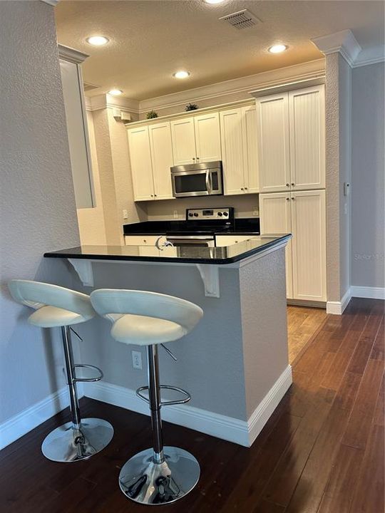 For Rent: $2,700 (3 beds, 2 baths, 1408 Square Feet)