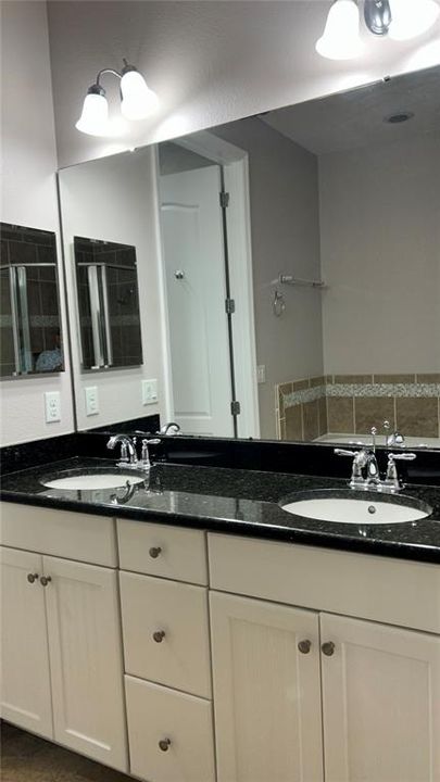 For Rent: $2,700 (3 beds, 2 baths, 1408 Square Feet)
