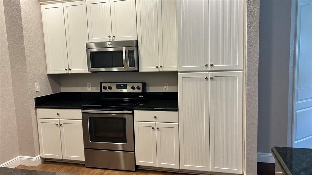 For Rent: $2,700 (3 beds, 2 baths, 1408 Square Feet)