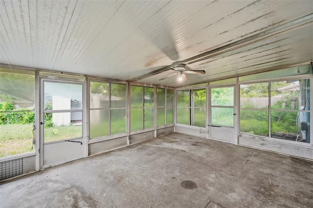 For Sale: $249,000 (3 beds, 1 baths, 1104 Square Feet)