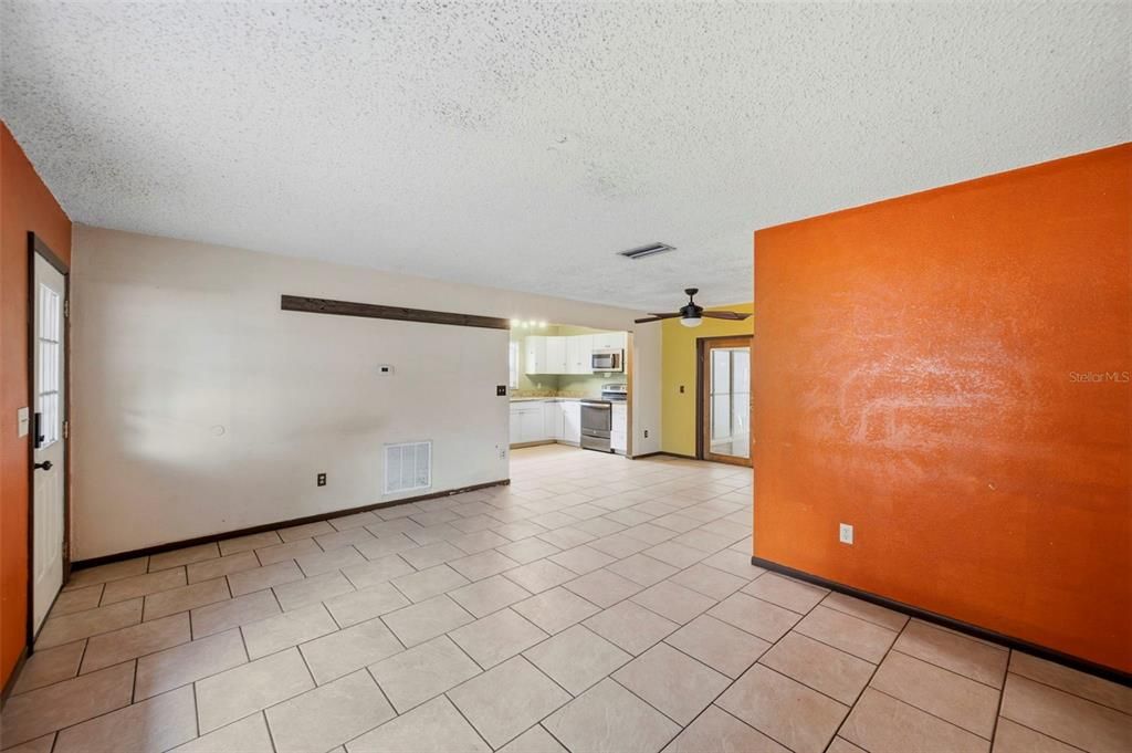 For Sale: $249,000 (3 beds, 1 baths, 1104 Square Feet)