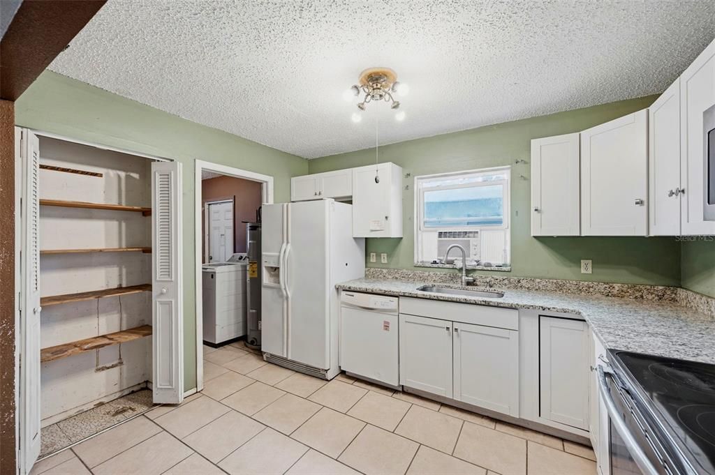 For Sale: $249,000 (3 beds, 1 baths, 1104 Square Feet)
