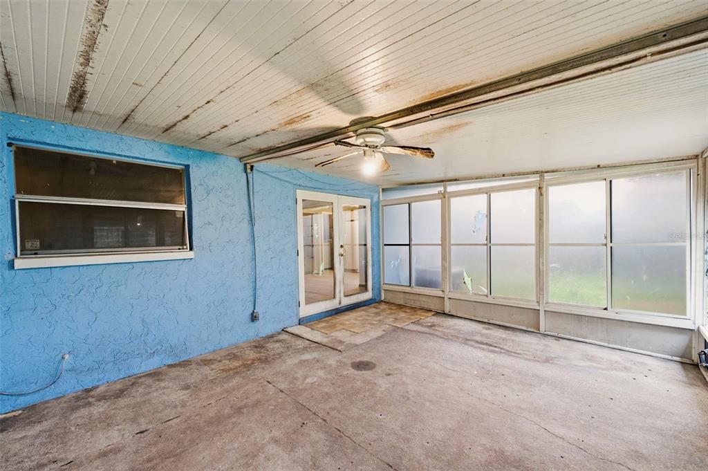 For Sale: $249,000 (3 beds, 1 baths, 1104 Square Feet)