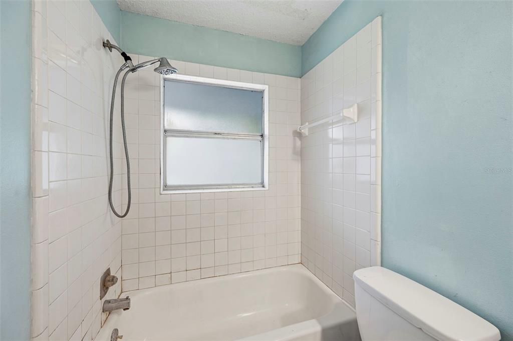 For Sale: $249,000 (3 beds, 1 baths, 1104 Square Feet)