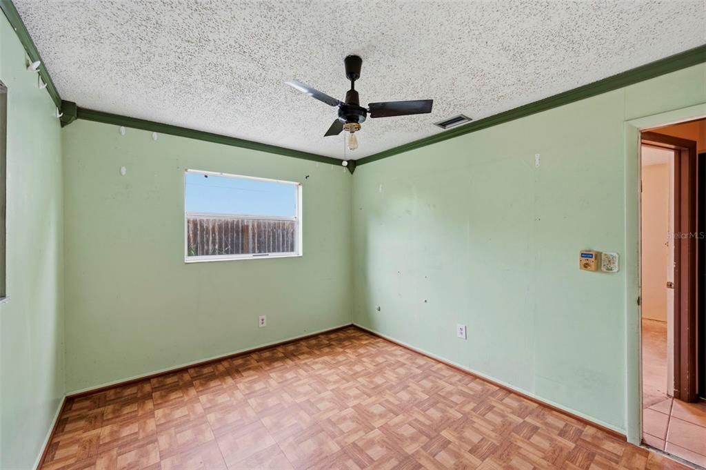 For Sale: $249,000 (3 beds, 1 baths, 1104 Square Feet)