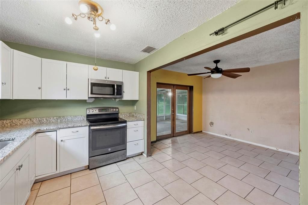 For Sale: $249,000 (3 beds, 1 baths, 1104 Square Feet)