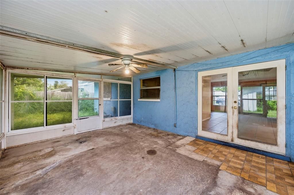 For Sale: $249,000 (3 beds, 1 baths, 1104 Square Feet)