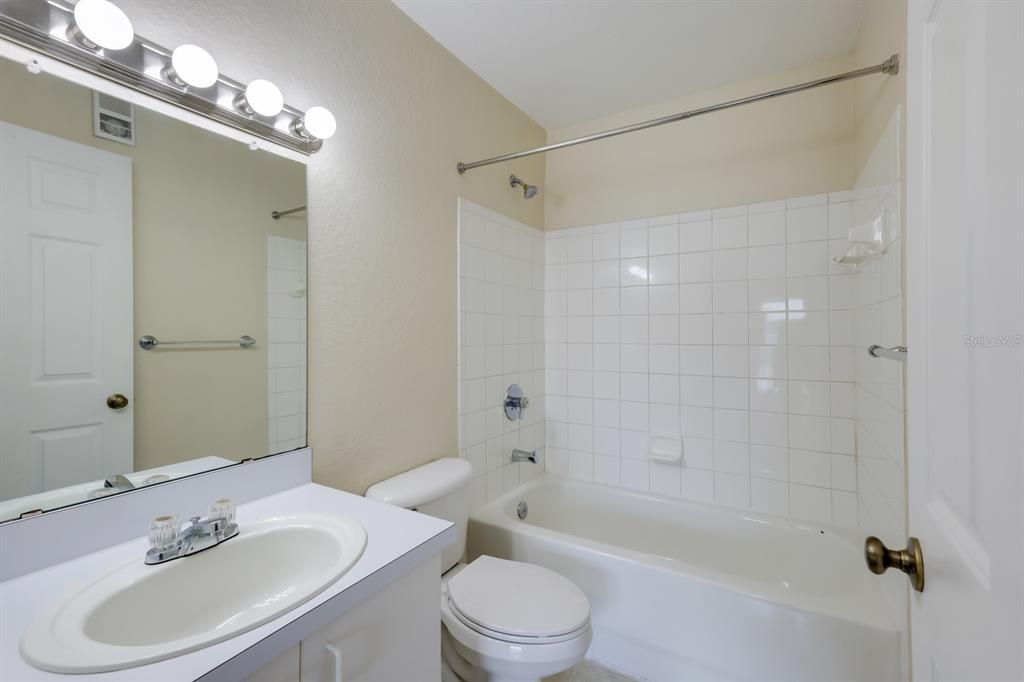 For Sale: $310,000 (2 beds, 2 baths, 1224 Square Feet)