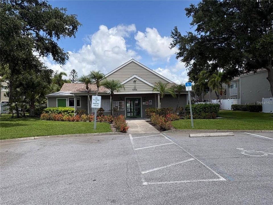 For Rent: $1,700 (3 beds, 2 baths, 1089 Square Feet)