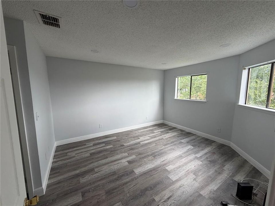 For Rent: $1,700 (3 beds, 2 baths, 1089 Square Feet)