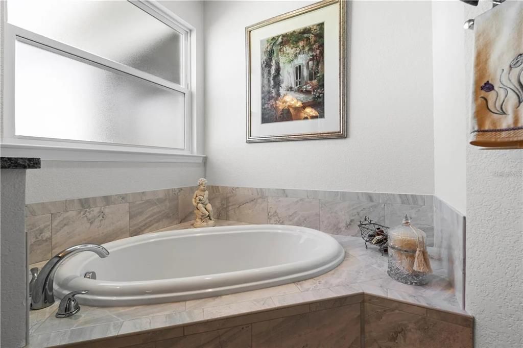 For Sale: $625,000 (3 beds, 3 baths, 2132 Square Feet)