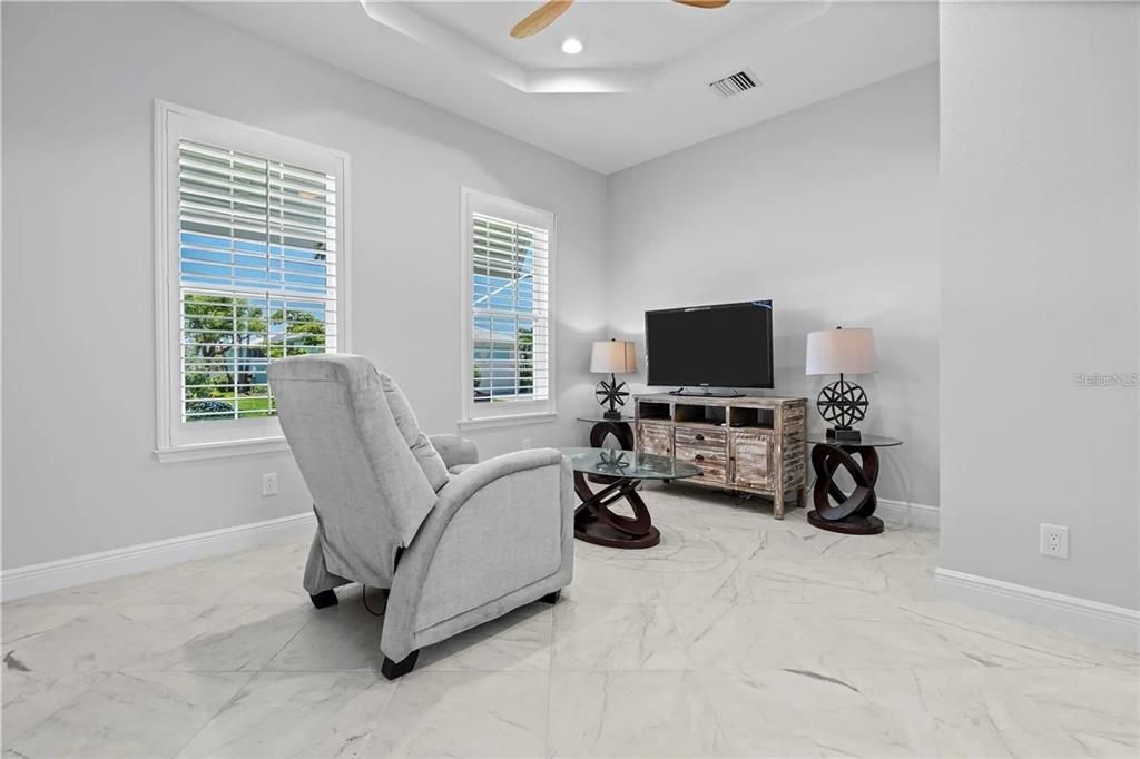 For Sale: $625,000 (3 beds, 3 baths, 2132 Square Feet)