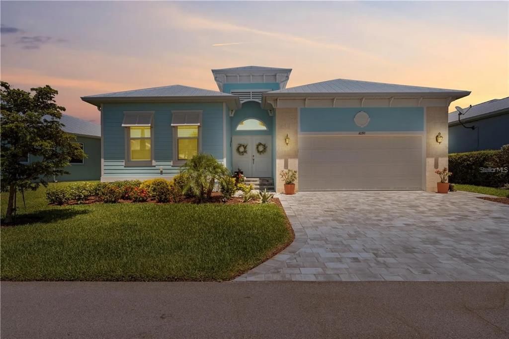 For Sale: $625,000 (3 beds, 3 baths, 2132 Square Feet)