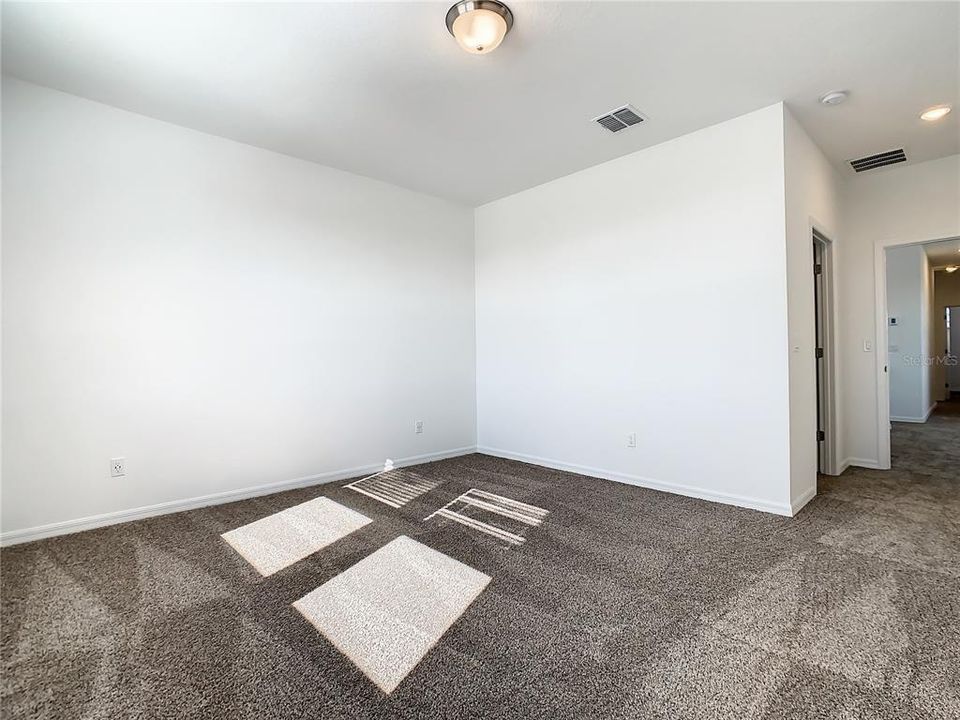 В аренду: $2,400 (4 спален, 2 ванн, 2011 Квадратных фут)