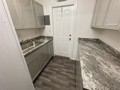 For Rent: $1,100 (1 beds, 1 baths, 523 Square Feet)