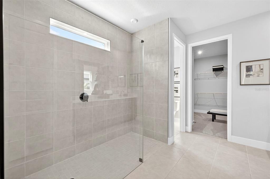 En Venta: $504,371 (3 camas, 3 baños, 2516 Pies cuadrados)