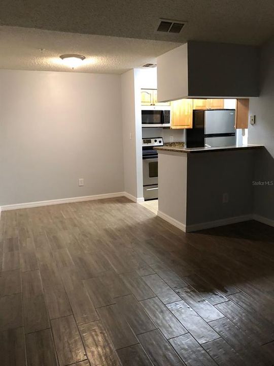 For Rent: $1,225 (1 beds, 1 baths, 540 Square Feet)