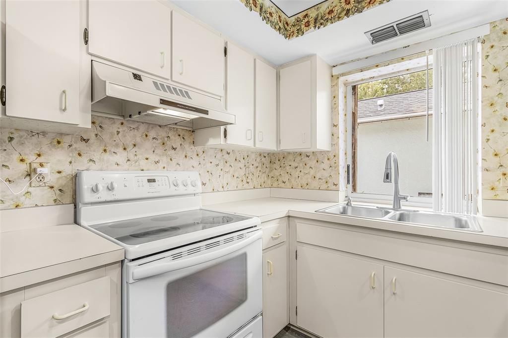For Sale: $199,000 (3 beds, 2 baths, 1512 Square Feet)