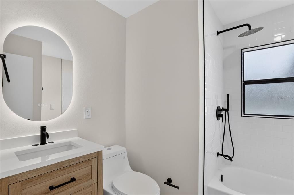 Active With Contract: $279,800 (3 beds, 2 baths, 1066 Square Feet)