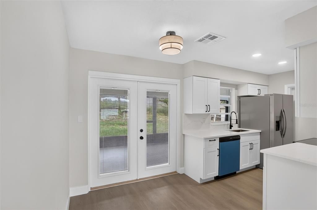 Active With Contract: $279,800 (3 beds, 2 baths, 1066 Square Feet)