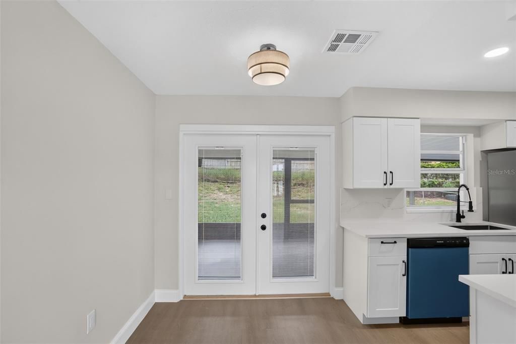 Active With Contract: $279,800 (3 beds, 2 baths, 1066 Square Feet)