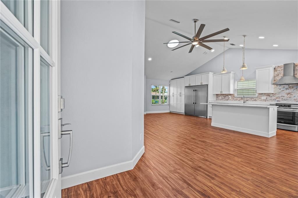 For Sale: $390,000 (2 beds, 2 baths, 1152 Square Feet)