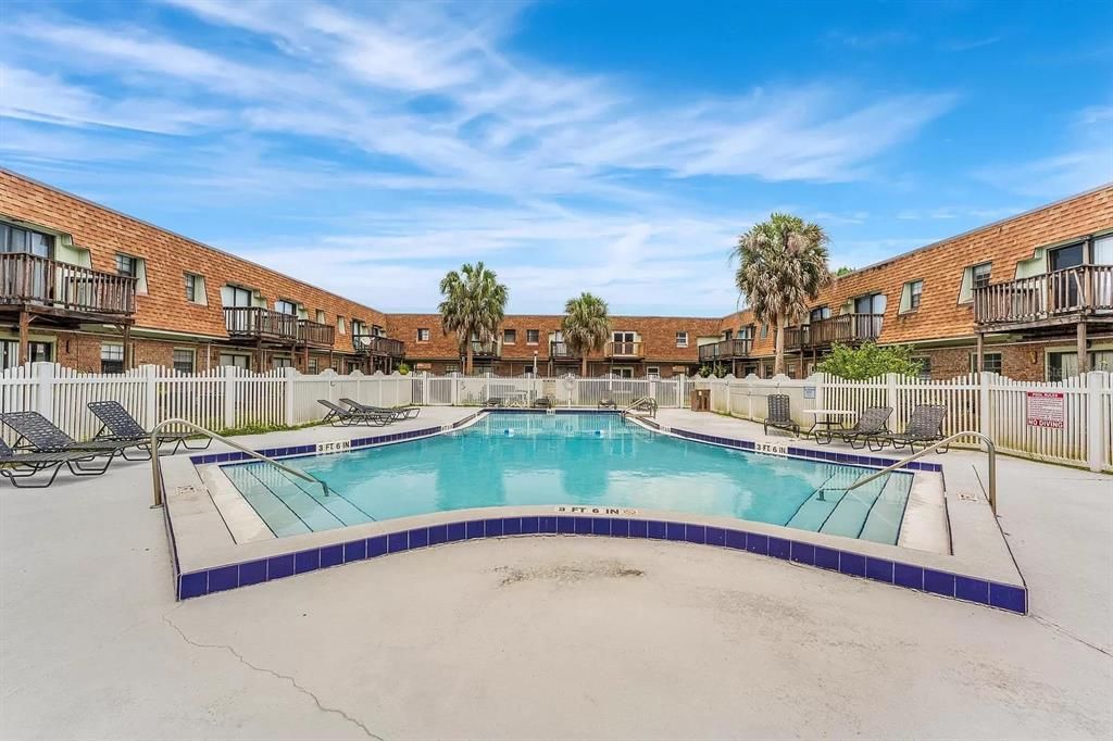 For Rent: $1,350 (2 beds, 2 baths, 1140 Square Feet)