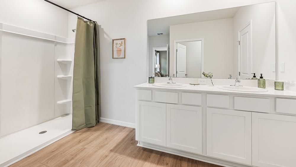 For Sale: $374,990 (4 beds, 2 baths, 2260 Square Feet)