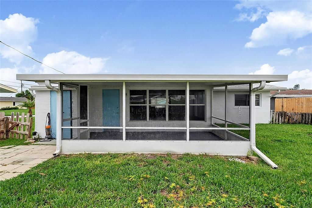 Activo con contrato: $305,000 (2 camas, 1 baños, 995 Pies cuadrados)