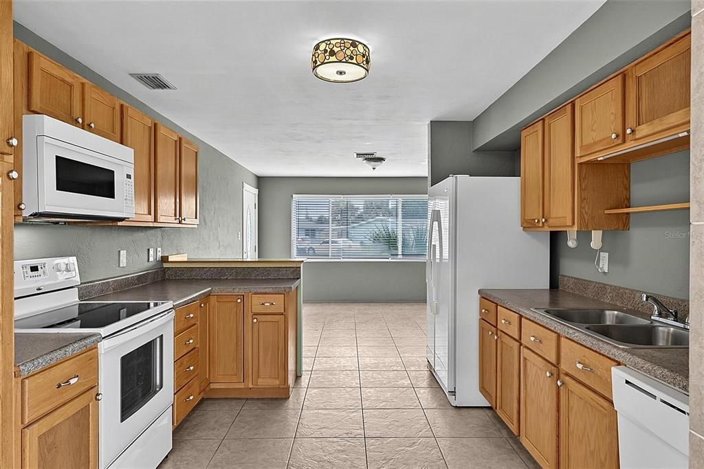 Activo con contrato: $305,000 (2 camas, 1 baños, 995 Pies cuadrados)