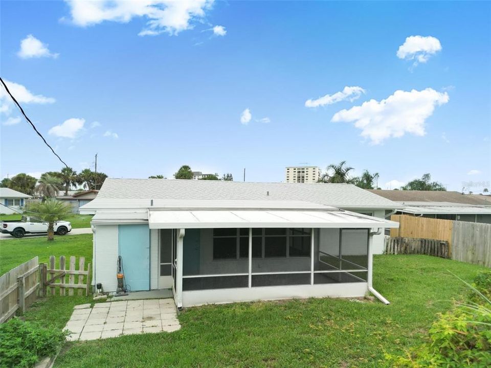 Activo con contrato: $305,000 (2 camas, 1 baños, 995 Pies cuadrados)