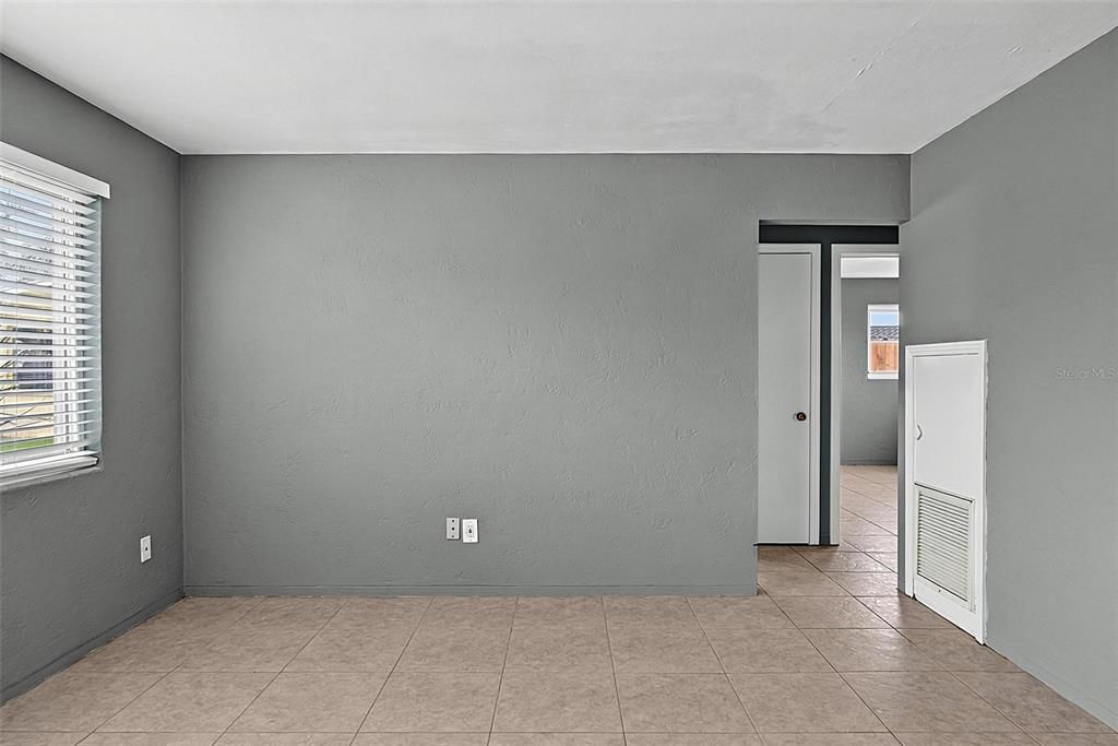 Activo con contrato: $305,000 (2 camas, 1 baños, 995 Pies cuadrados)