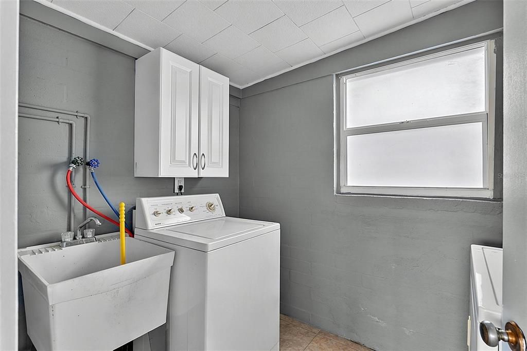 Activo con contrato: $305,000 (2 camas, 1 baños, 995 Pies cuadrados)