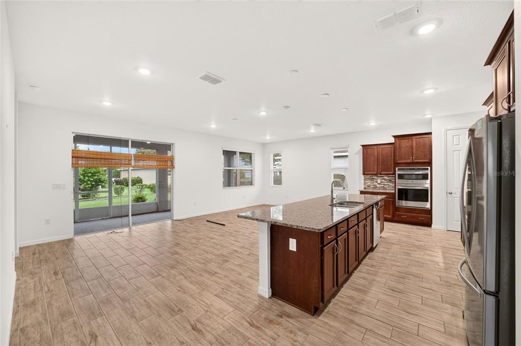 For Sale: $315,000 (2 beds, 2 baths, 1743 Square Feet)