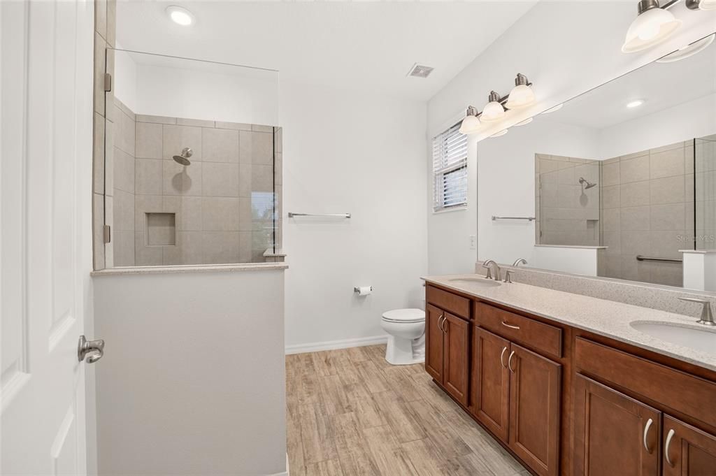 For Sale: $315,000 (2 beds, 2 baths, 1743 Square Feet)