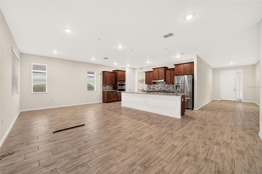 For Sale: $315,000 (2 beds, 2 baths, 1743 Square Feet)
