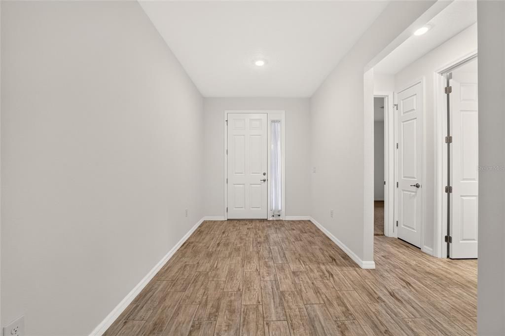 For Sale: $315,000 (2 beds, 2 baths, 1743 Square Feet)